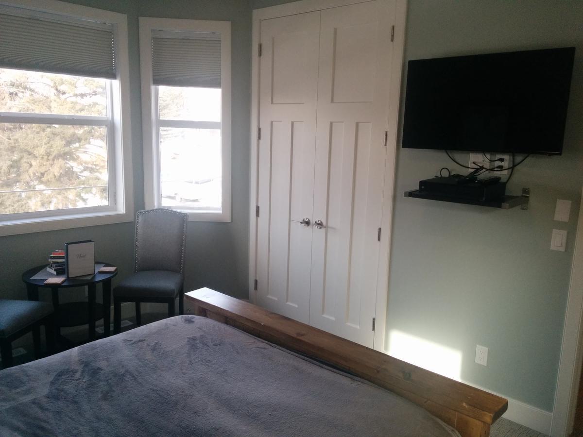 Novel Bed And Breakfast Calgary Exterior photo